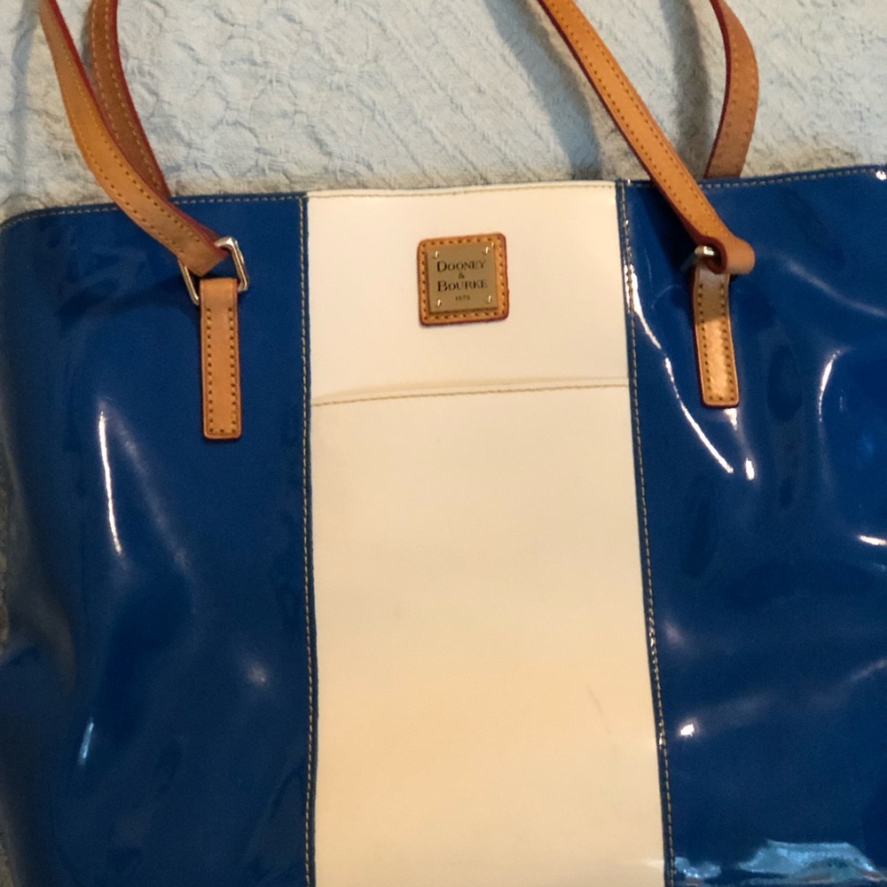 Dooney & Bourke large Lexington